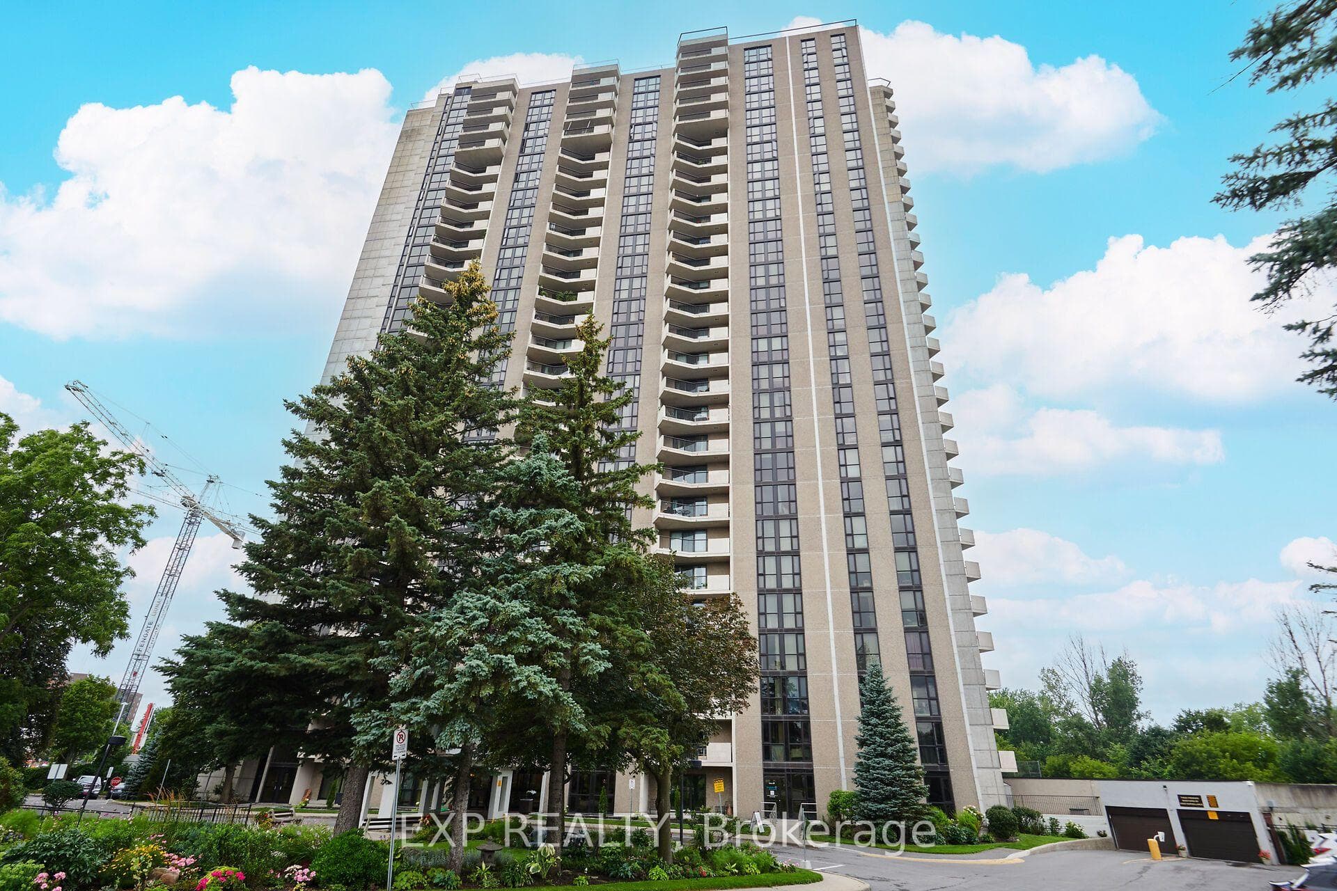 1025 Richmond Road 704, Woodroffe, ON K2B 8G8, Woodroffe — photo 1