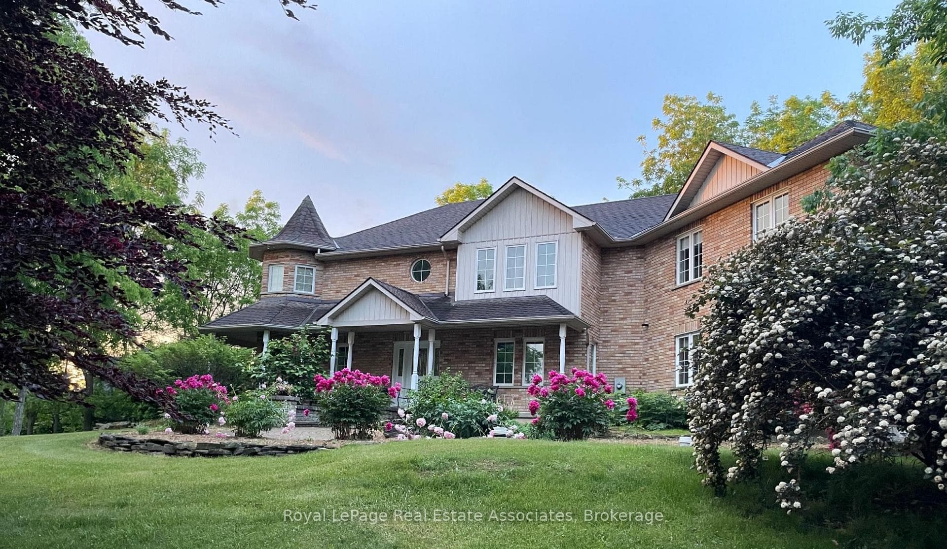 86 Ridge Road E, Grimsby, ON L3M 4E7, Grimsby — photo 1