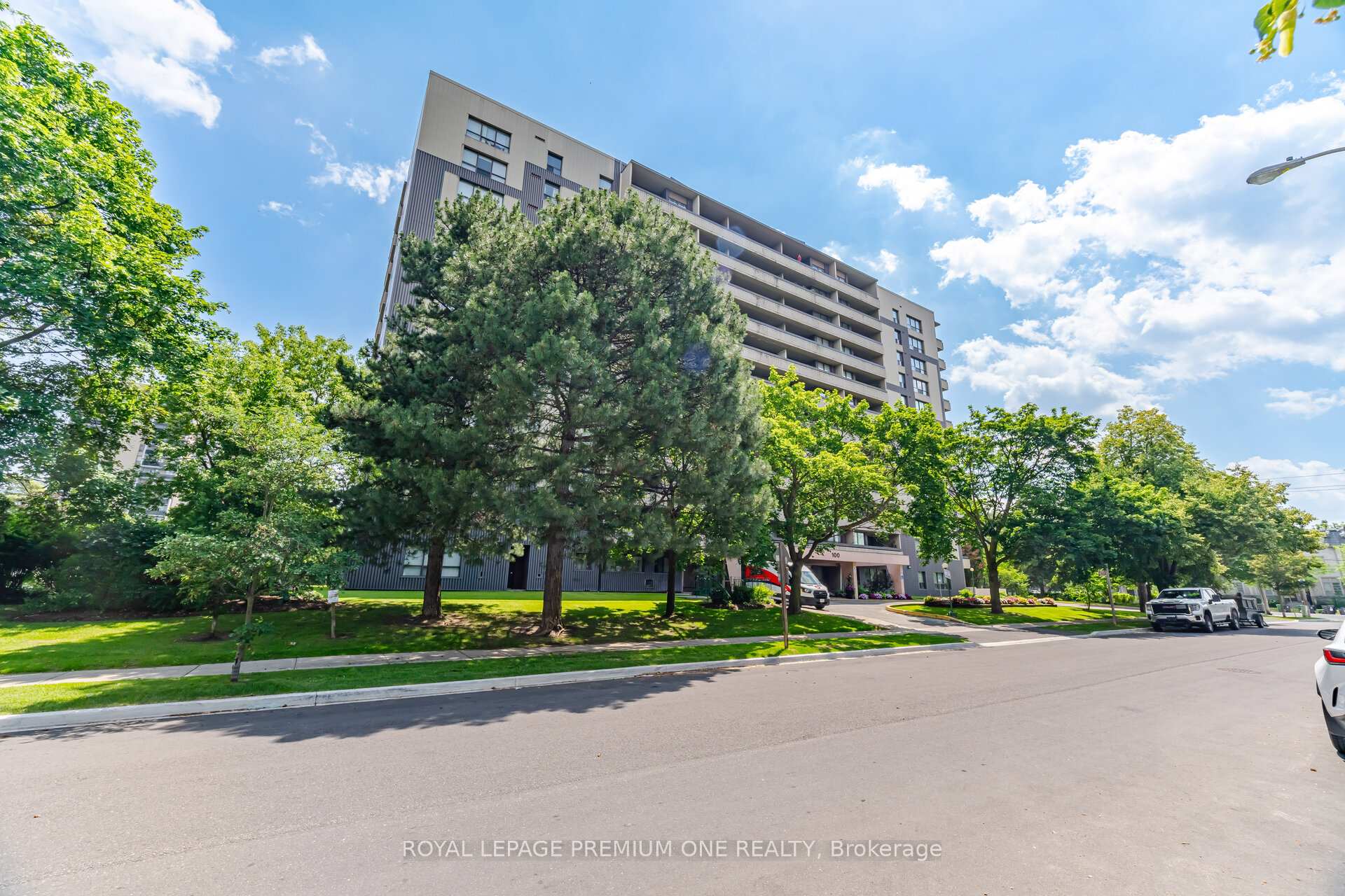 100 Canyon Avenue 302, Toronto, ON M3H 5T9, Toronto C06 — photo 1