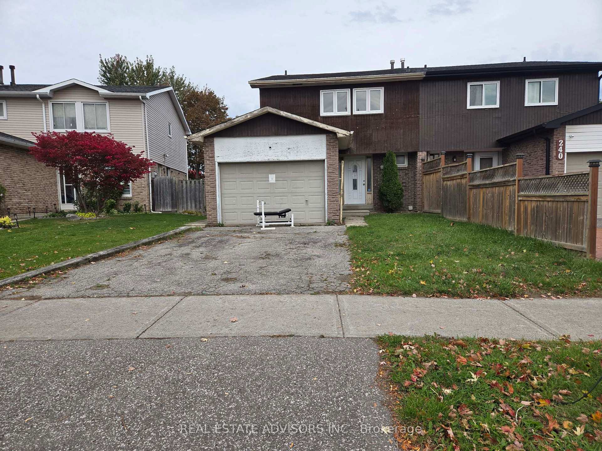 238 Braymore Boulevard, Toronto, ON M1B 2G8, Toronto E11 — photo 1