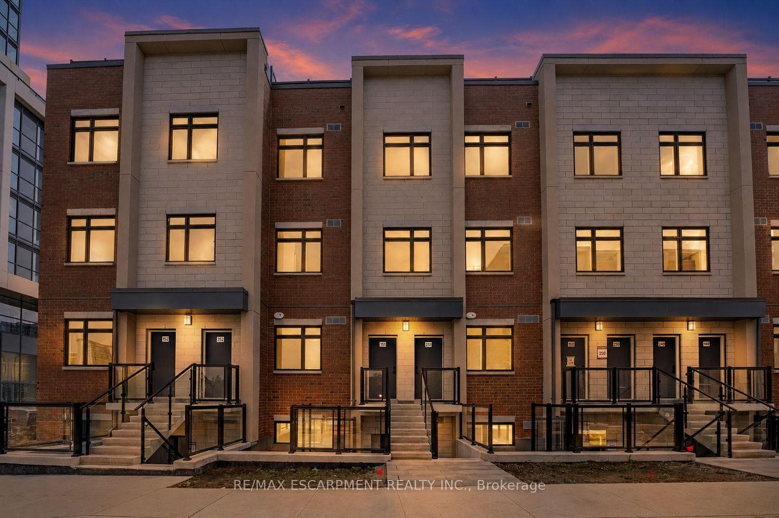 1075 Douglas McCurdy Common 251, Mississauga, ON L5G 0C6, Mississauga — photo 1