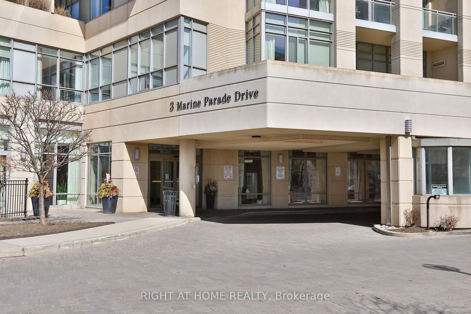 3 Marine Parade Drive 707, Toronto, ON M8V 3Z5, Toronto W06 — photo 1