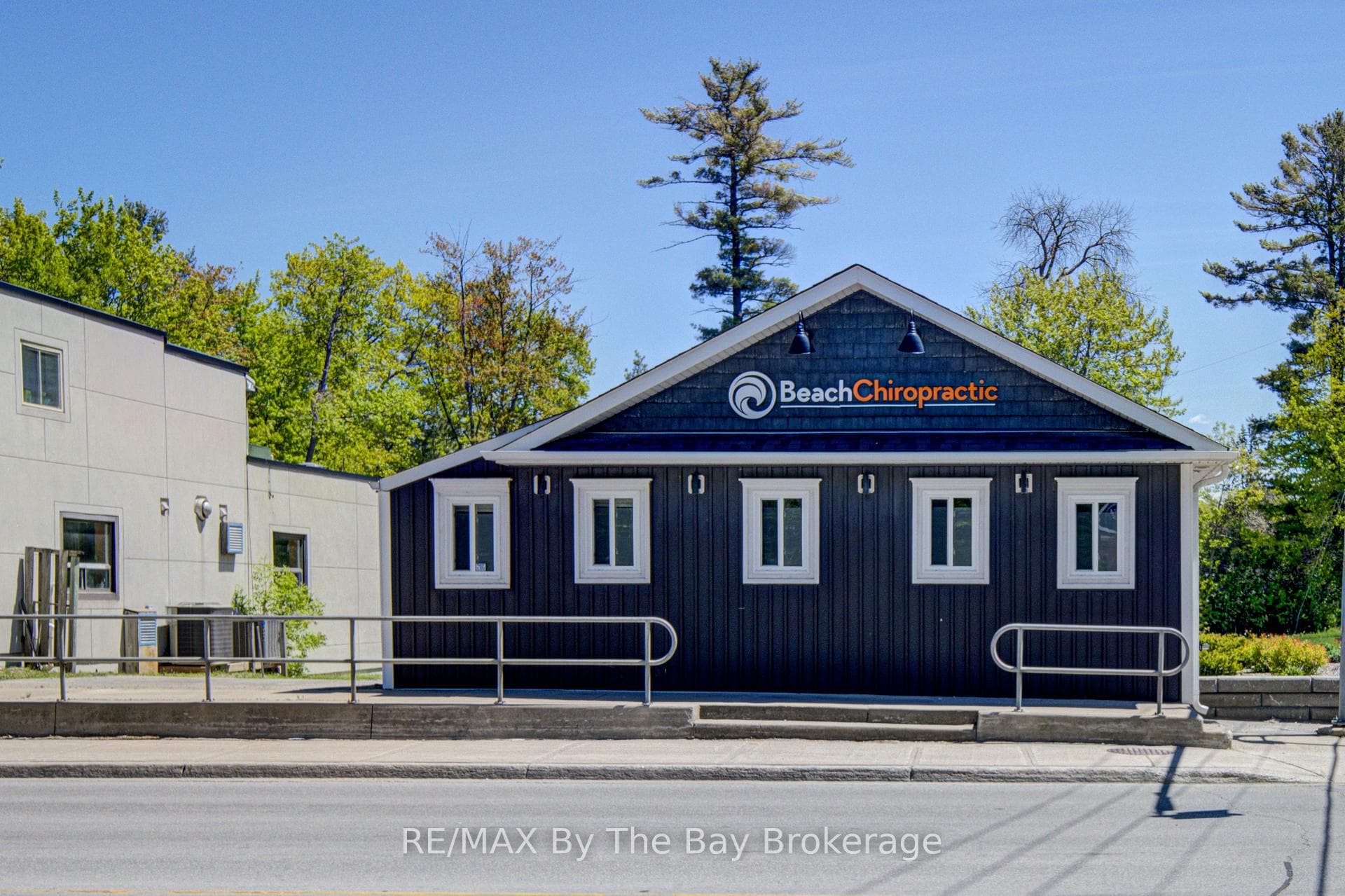 1535 Mosley Street, Wasaga Beach, ON L9Z 2B7, Wasaga Beach — photo 1