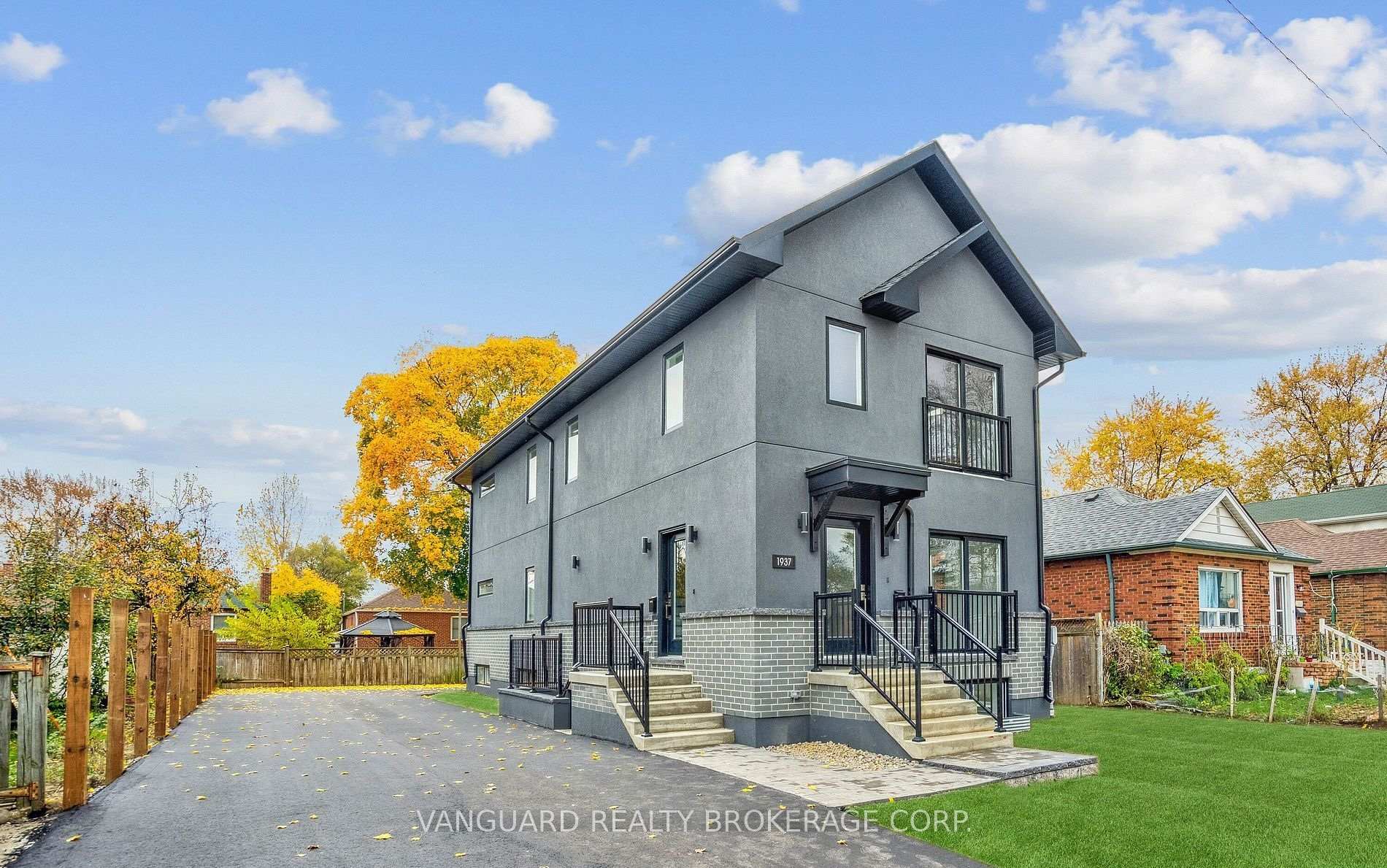1937 Lawrence Avenue W, Toronto, ON M9N 1G8, Toronto W04 — photo 1