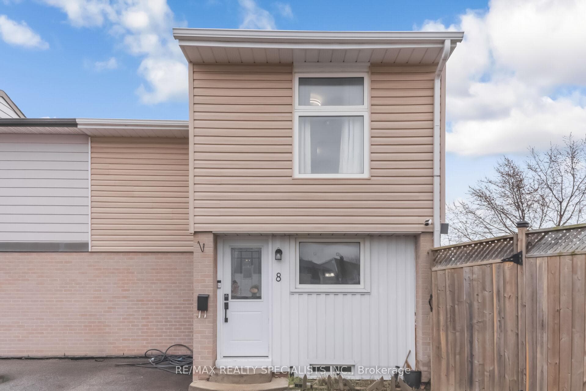 8 Grantbrook Court, Brampton, ON L6S 2K8, Brampton — photo 1