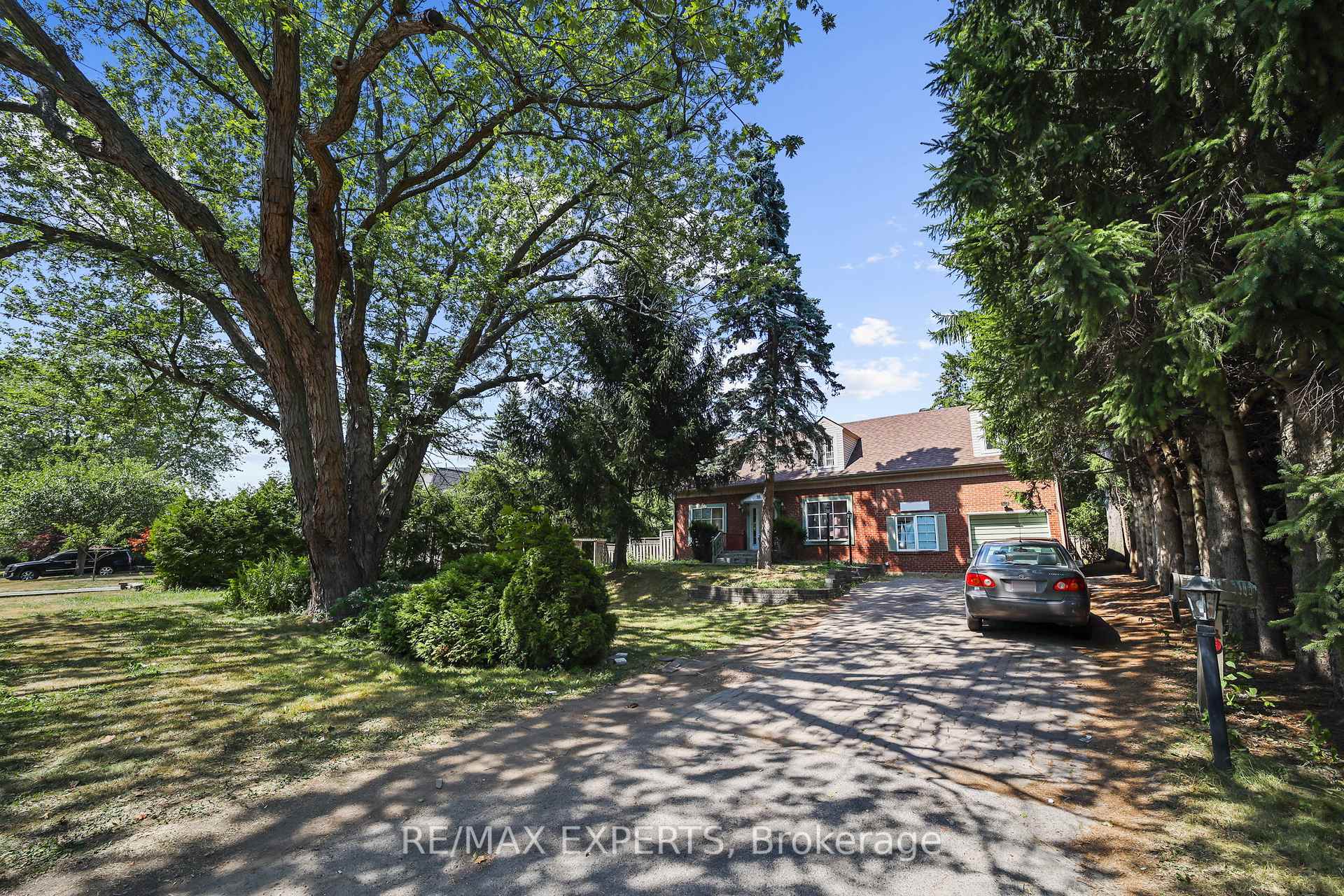 16 Bellehaven Crescent, Toronto, ON M1M 1H3, Toronto E08 — photo 1