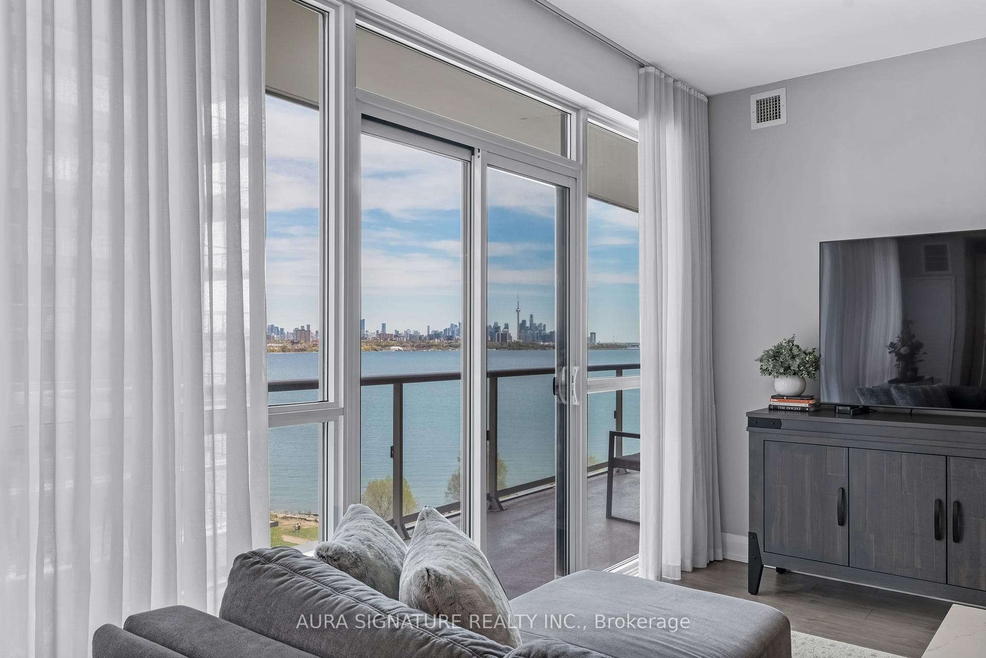 110 Marine Parade Drive 901, Toronto, ON M8V 0A3, Toronto W06 — photo 1