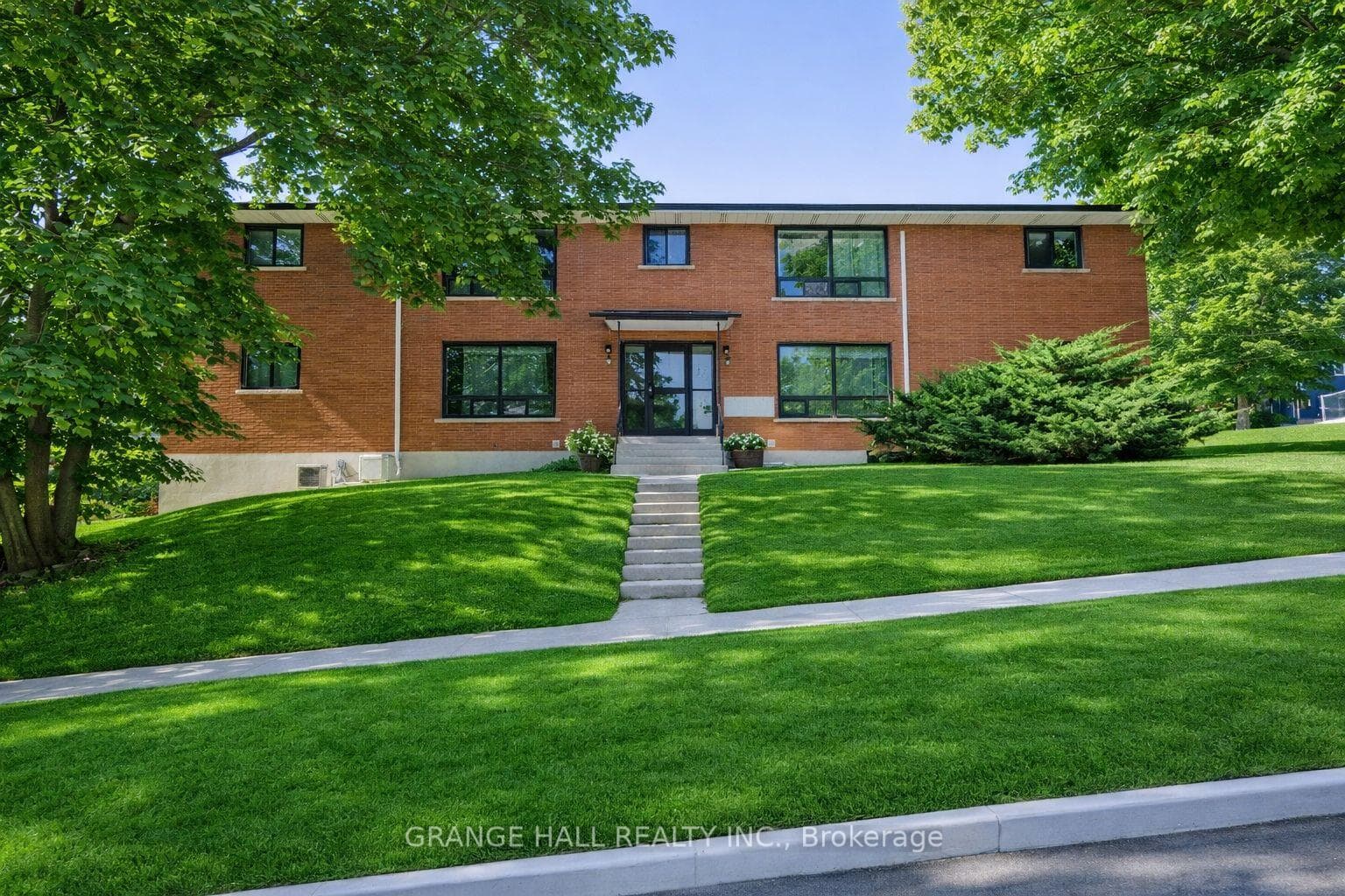 235 Canice Street, Orillia, ON L3V 4J1, Orillia — photo 1