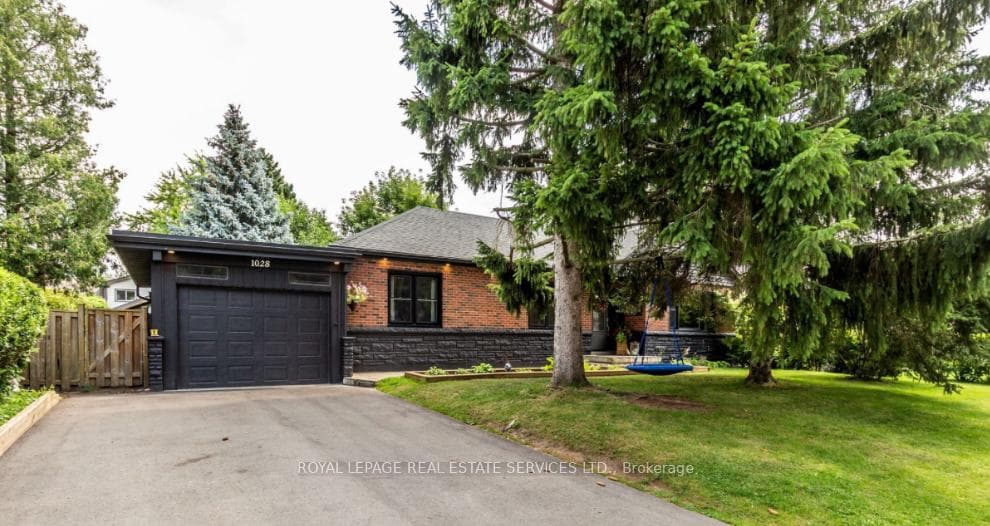1028 Cedar Avenue, Burlington, ON L7T 2S1, Burlington — photo 1