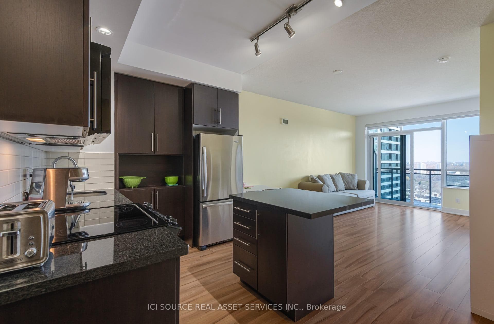 28 Linden Street 2303, Toronto, ON M4Y 0A4, Toronto C08 — photo 1