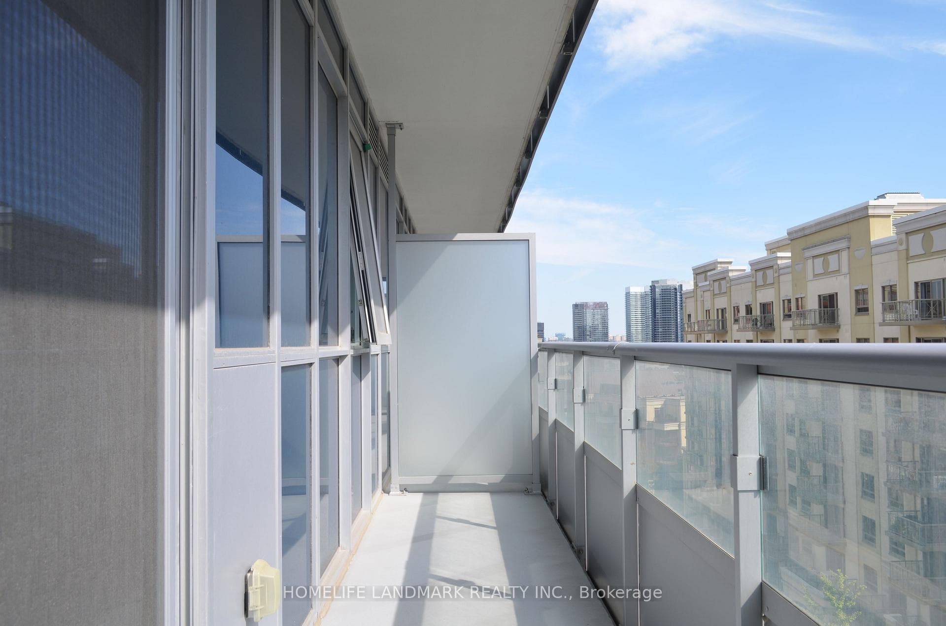591 Sheppard Avenue E 808, Toronto, ON M2K 0G2, Toronto C15 — photo 1