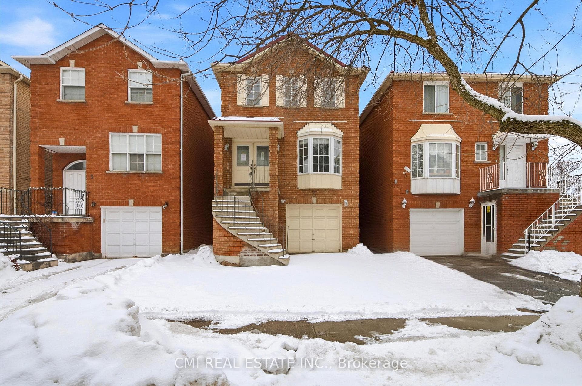 3 Forest Point Drive, Toronto, ON M6M 5E8, Toronto W04 — photo 1