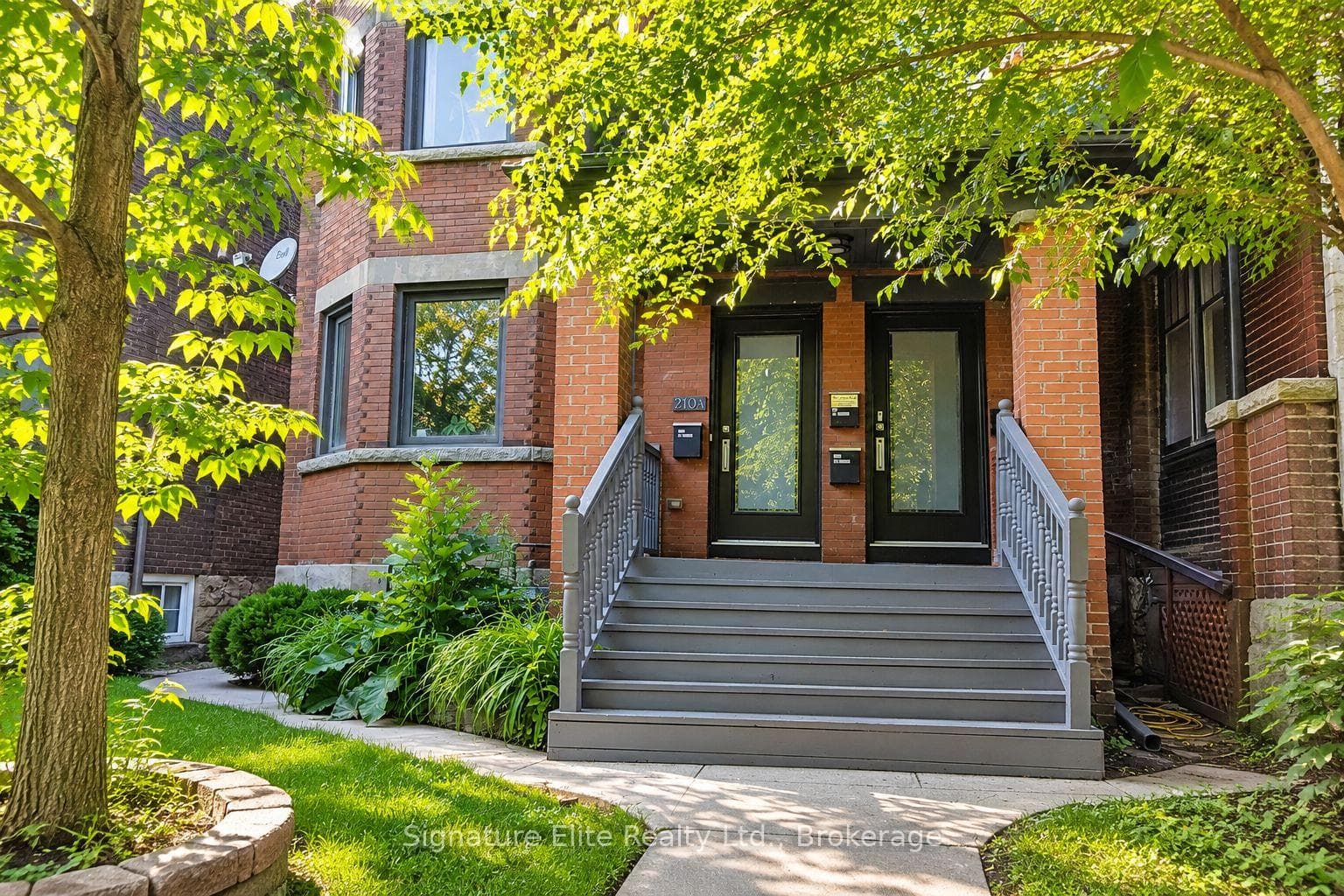 210 Pearson Avenue 2nd Flr, Toronto, ON M6R 1G7, Toronto W01 — photo 1