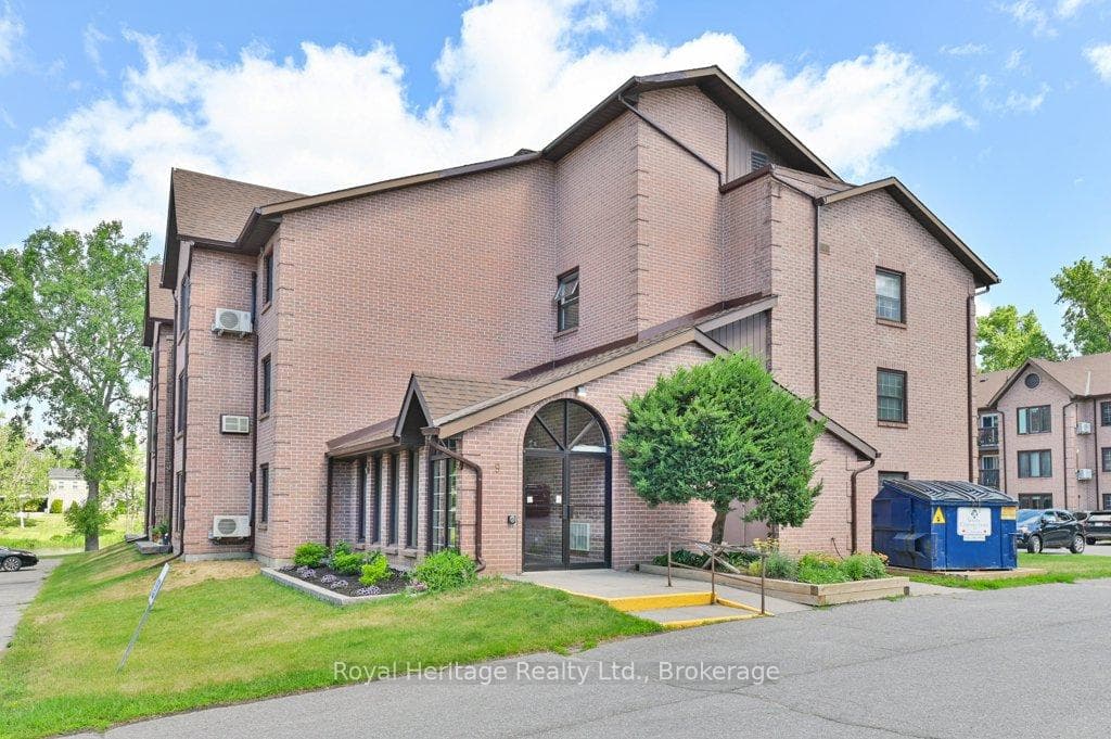 9 Centre Street 203, Greater Napanee, ON K7R 3X3, Greater Napanee — photo 1