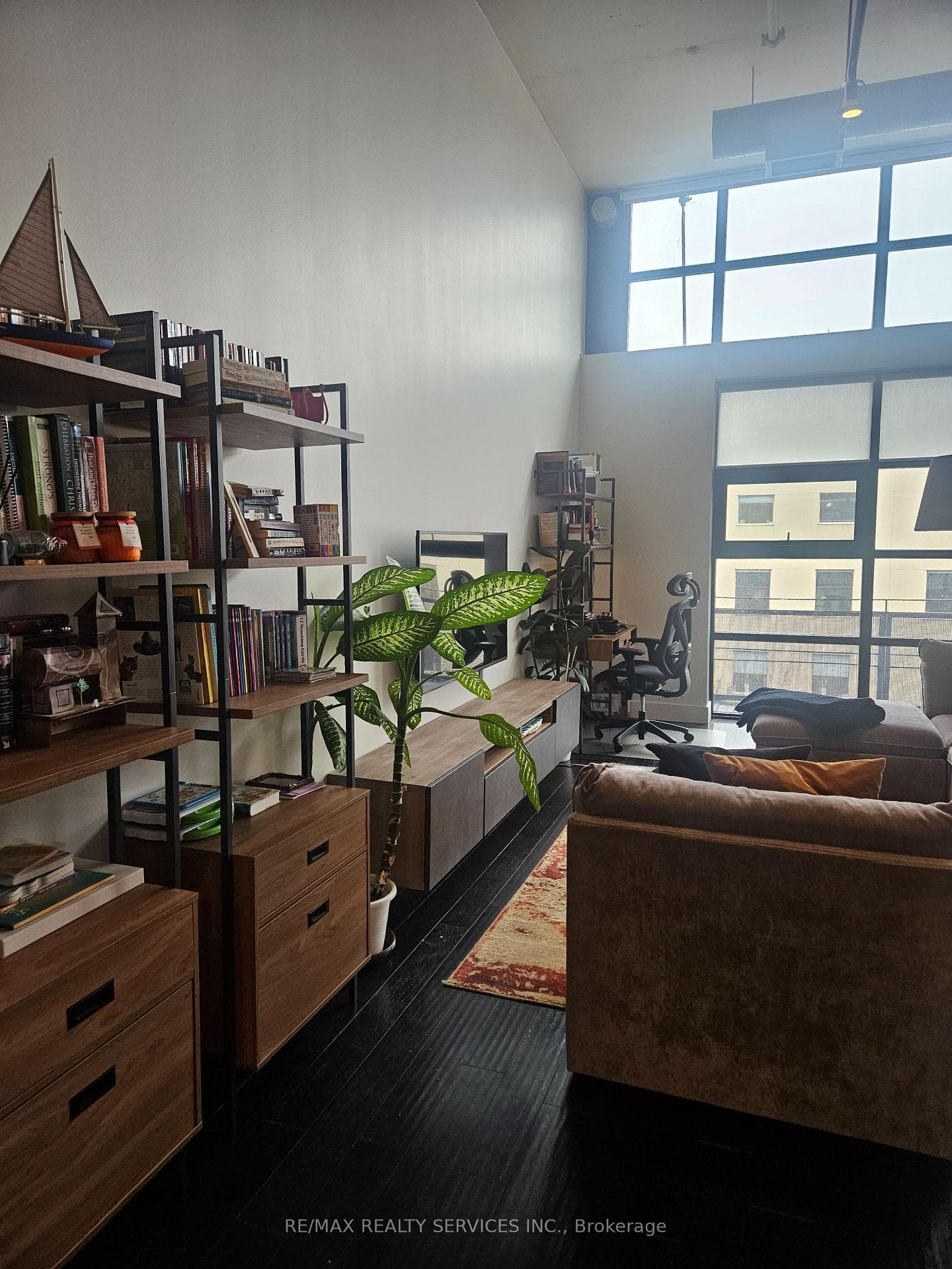 90 Sumach Street 406, Toronto, ON M5A 4R4, Toronto C08 — photo 1