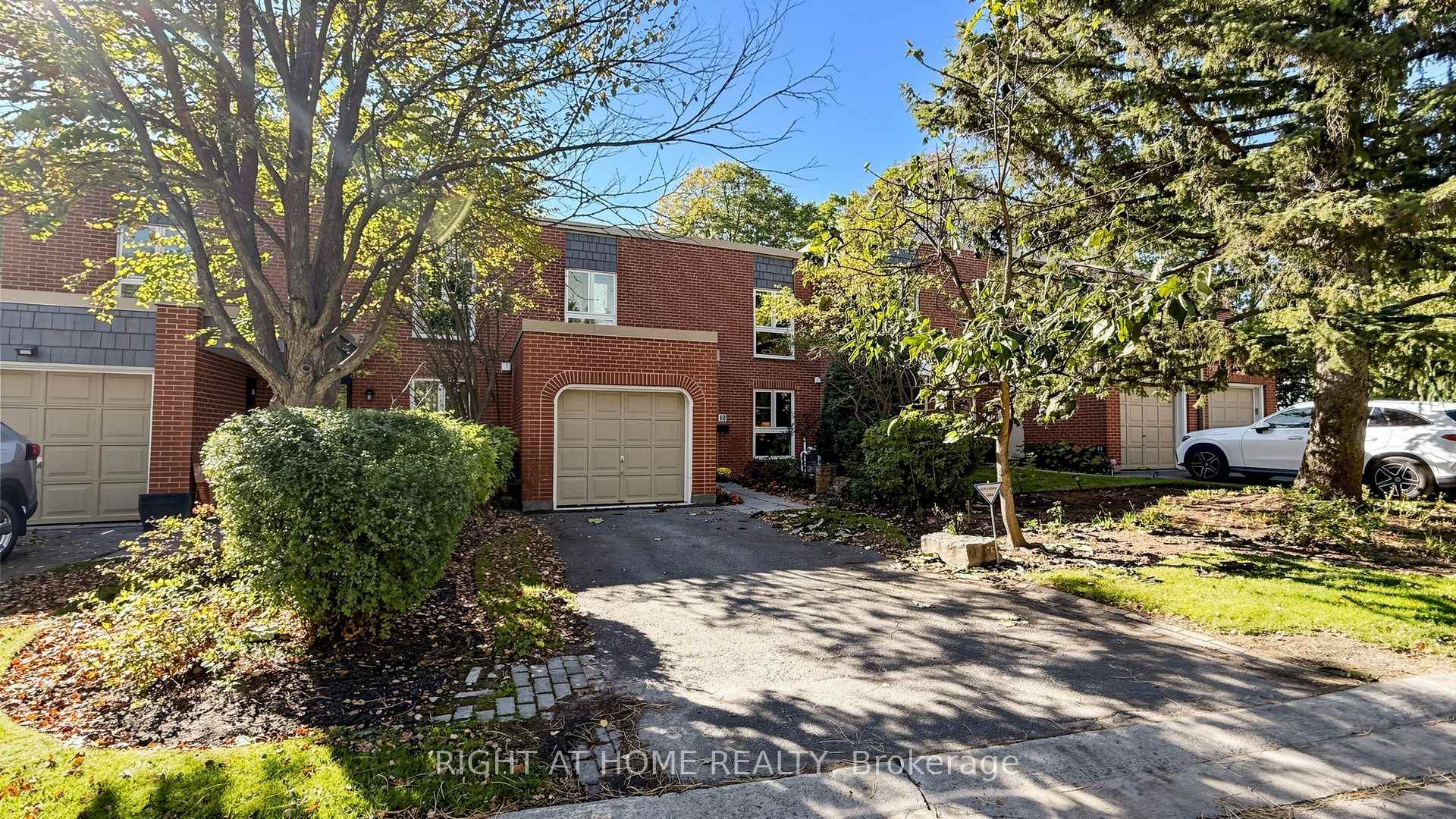 40 Snowshoe Mill Way, Toronto, ON M2L 1T5, Toronto C12 — photo 1