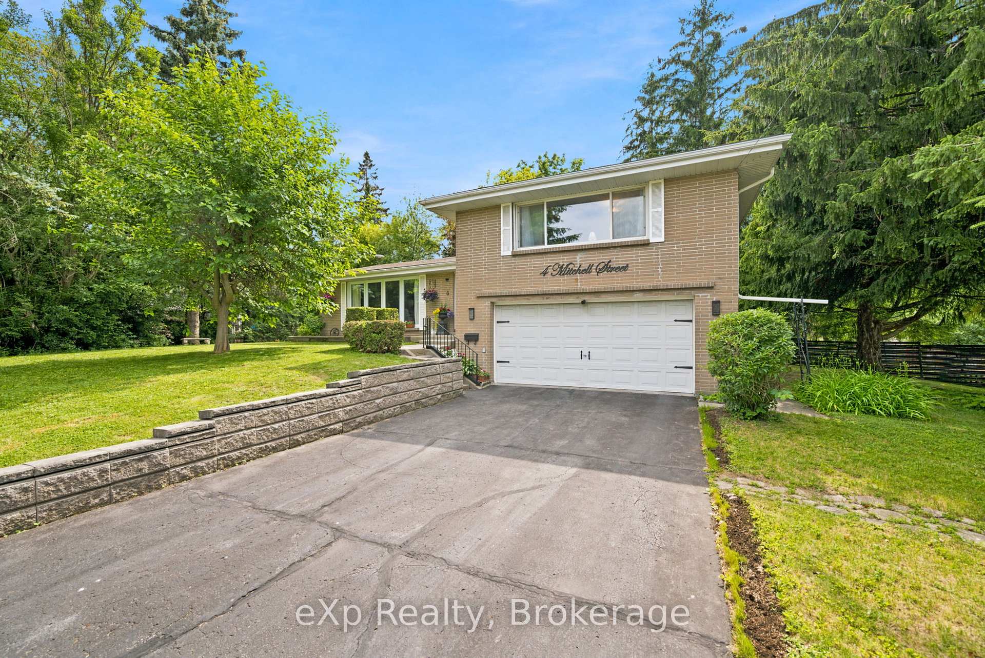 4 Mitchell Street, Port Hope, ON L1A 2W5, Port Hope — photo 1