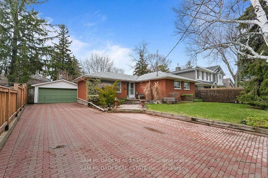 2470 Meadowood Crescent, Oakville, ON L6L 1V6, Oakville — photo 1