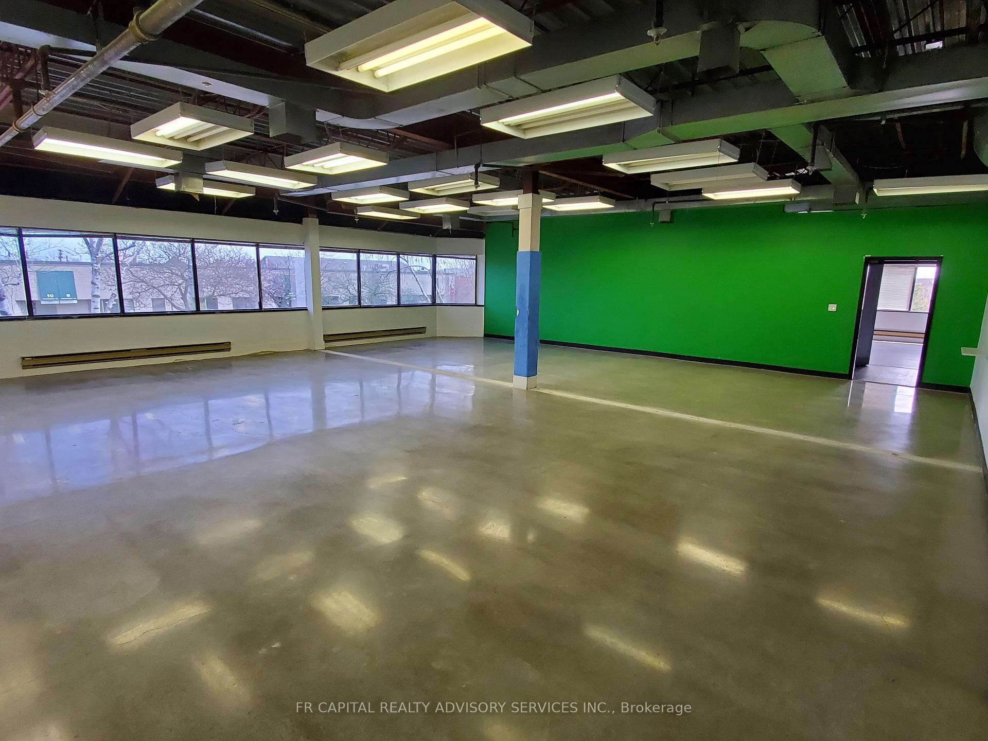 50 Ashwarren Road 2nd, Toronto, ON M3J 1Z5, Toronto W05 — photo 1