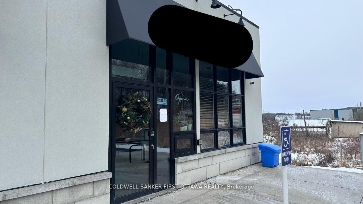 3735 St Joseph Boulevard 4, Orleans - Cumberland and Area, ON K1C 1T1, Orleans - Cumberland and Area — photo 1