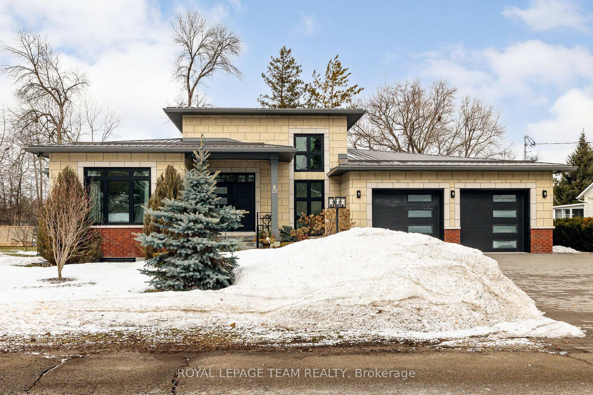 28 George Street, Westport, ON K0G 1X0, Westport — photo 1