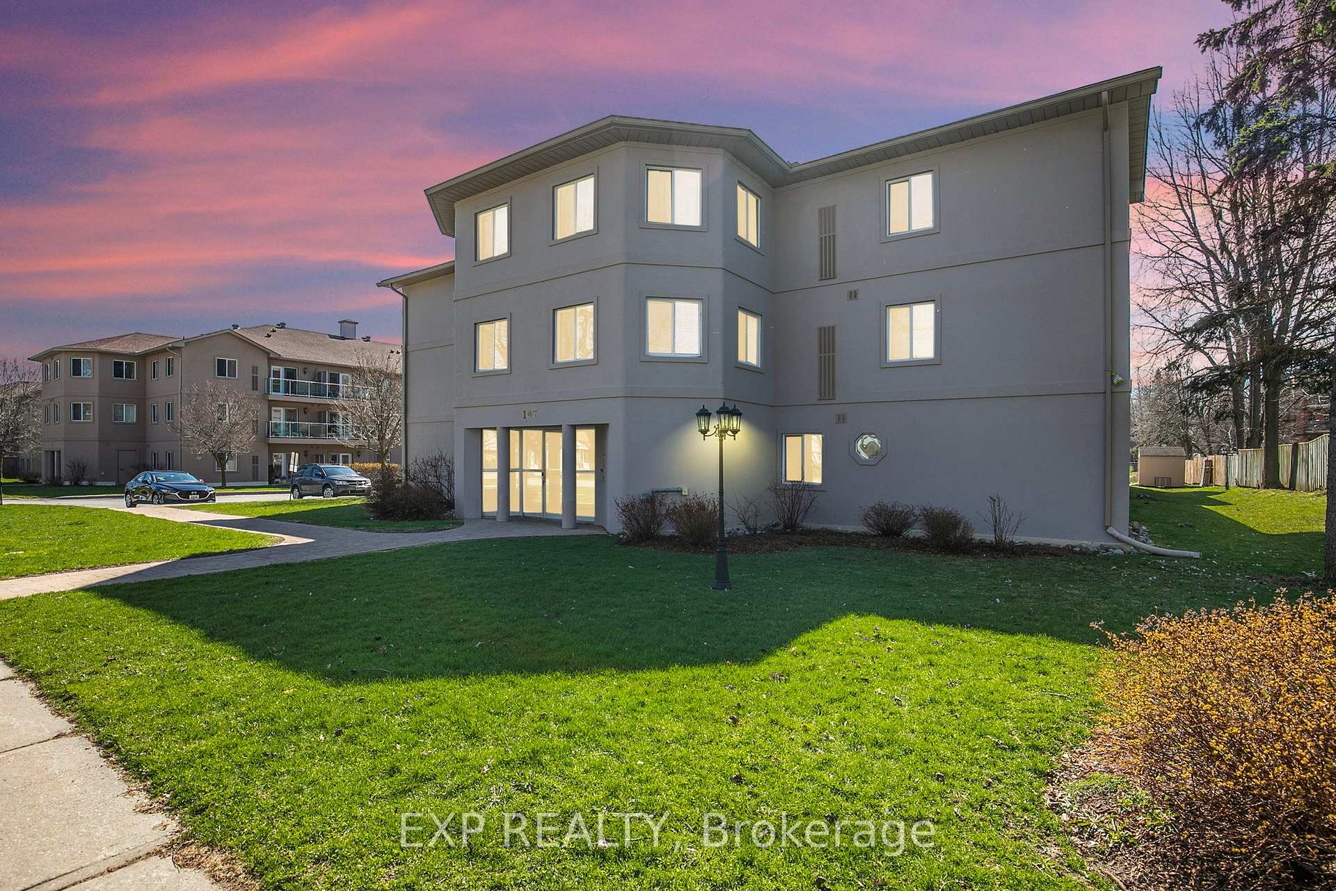 107 Bond Street 303, Orillia, ON L3V 1J7, Orillia — photo 1