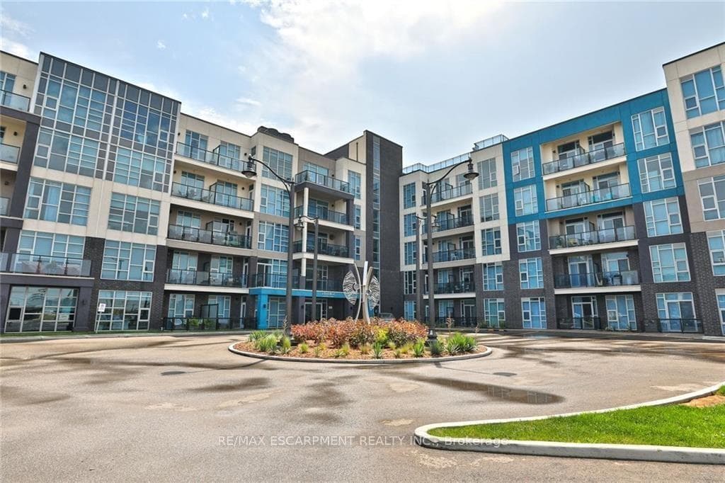 10 CONCORD Place 117, Grimsby, ON L3M 0G6, Grimsby — photo 1