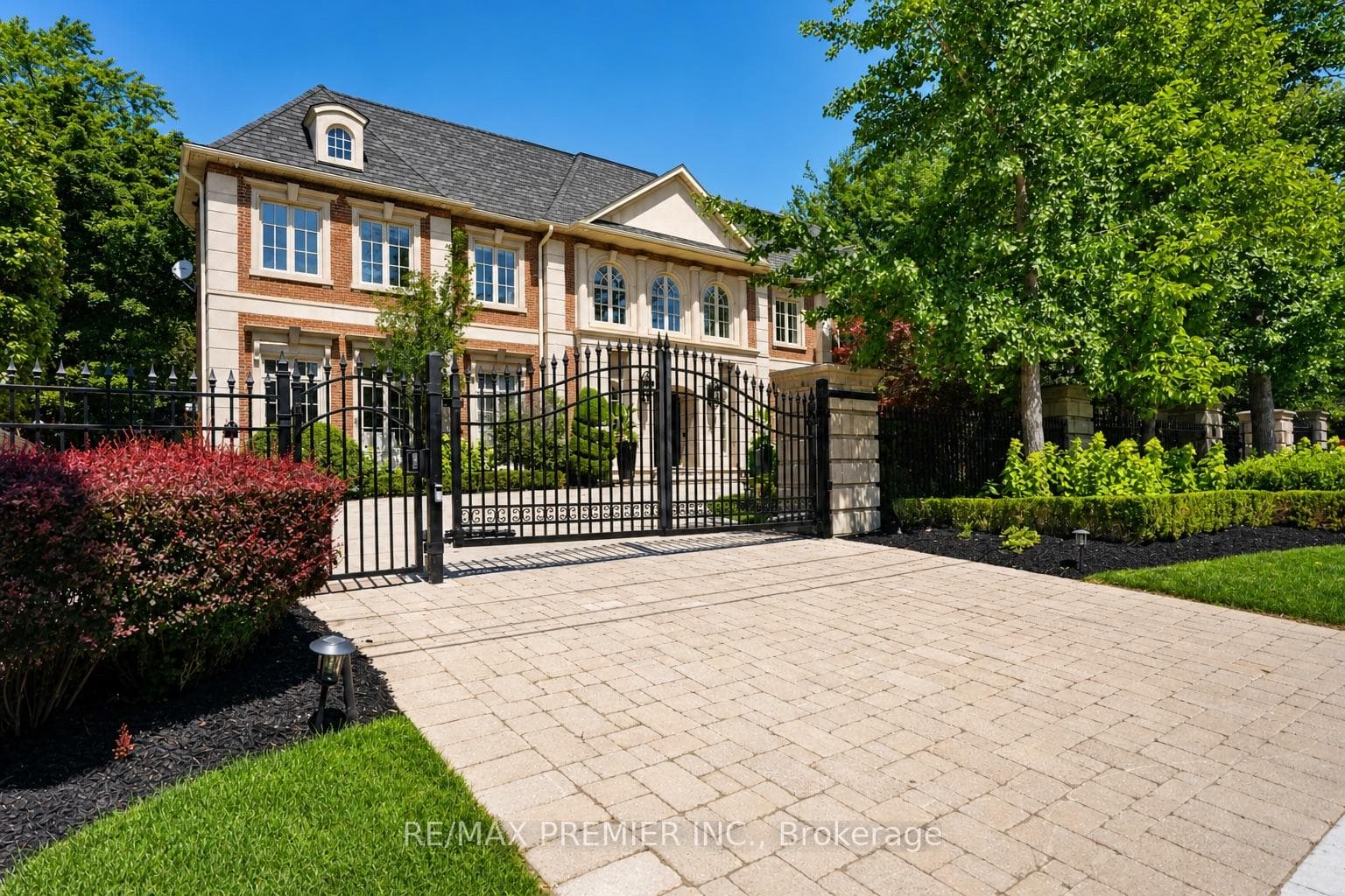6 The Bridle Path, Toronto, ON M2L 1C8, Toronto C12 — photo 1