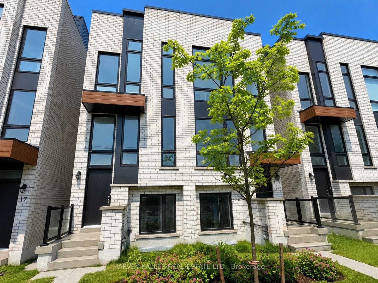 19 Innes Avenue, Toronto, ON M6E 0B2, Toronto W03 — photo 1