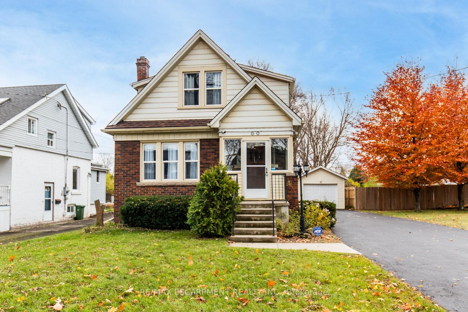 60 Lake Avenue Drive, Hamilton, ON L8G 3N3, Hamilton — photo 1