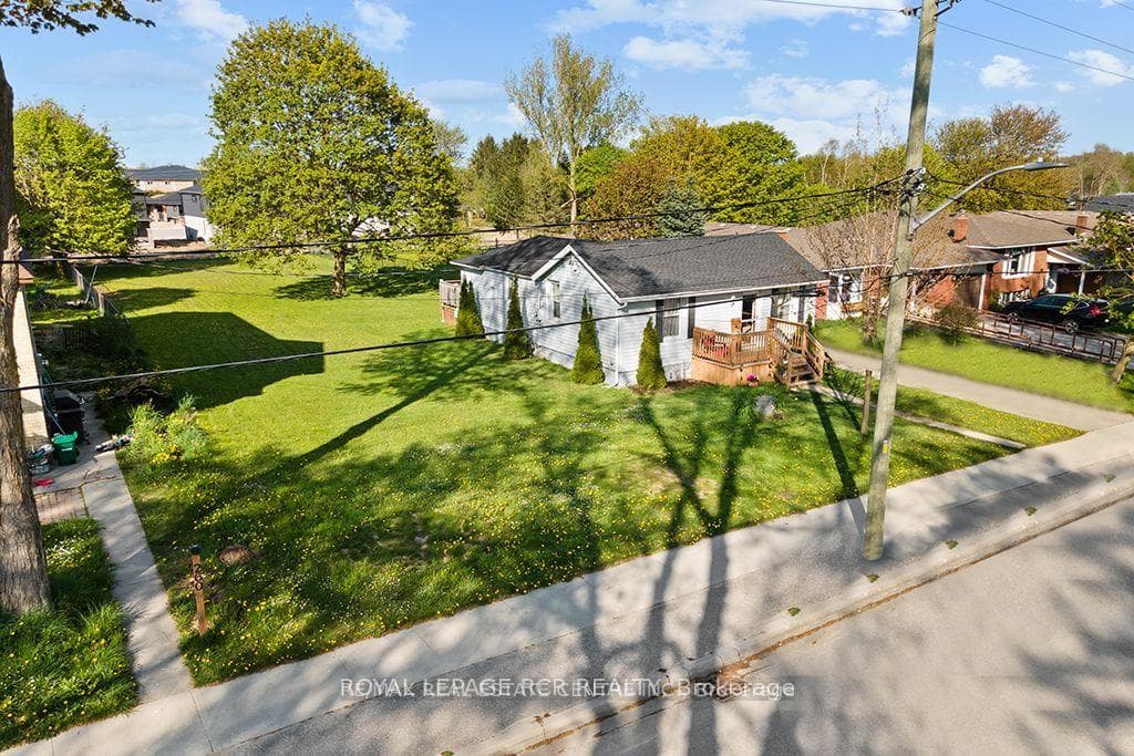 240 Egremont Street N, Wellington North, ON N0G 2L2, Wellington North — photo 1