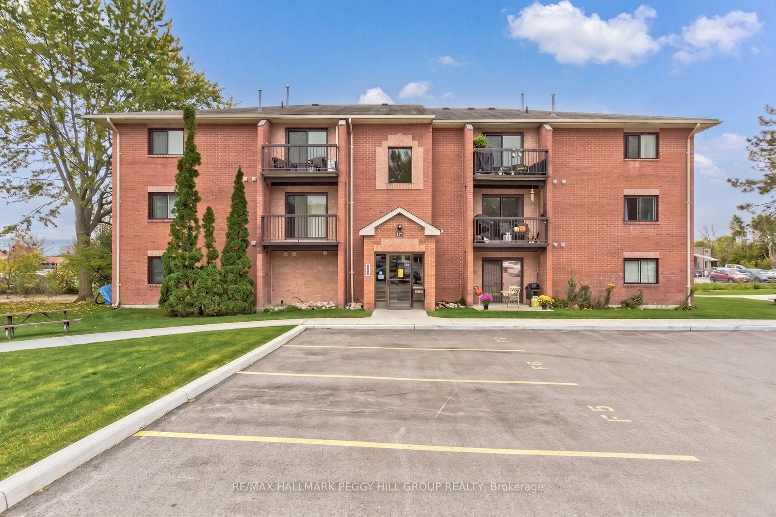171 Edgehill Drive F9, Barrie, ON L4N 1L9, Barrie — photo 1