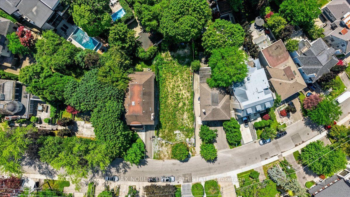 180 Dunvegan Road, Toronto, ON M5P 2P2, Toronto C03 — photo 1