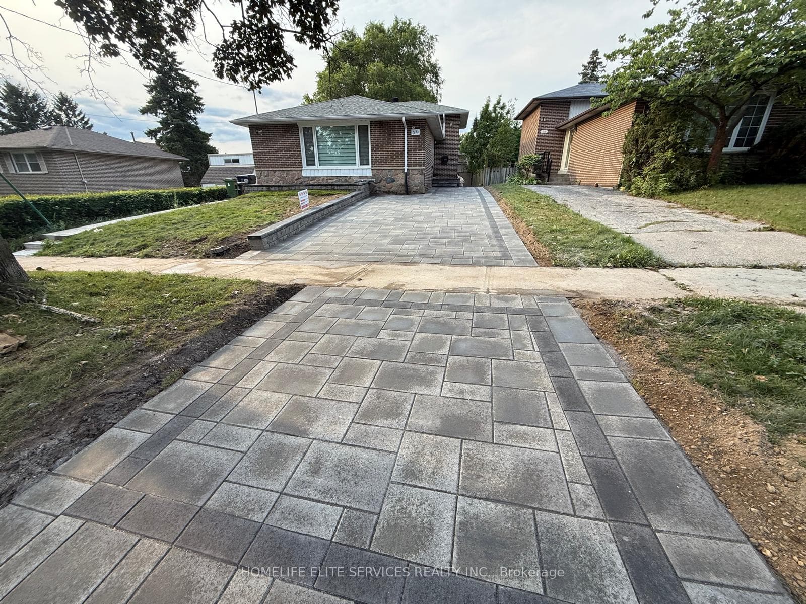 36 Manorglen Crescent, Toronto, ON M1S 1W4, Toronto E07 — photo 1