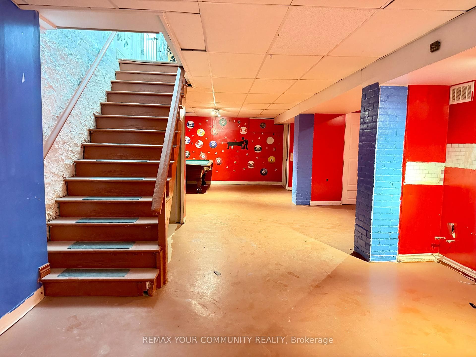 3052 Dundas Street W, Toronto, ON M6P 1Z7, Toronto W02 — photo 1