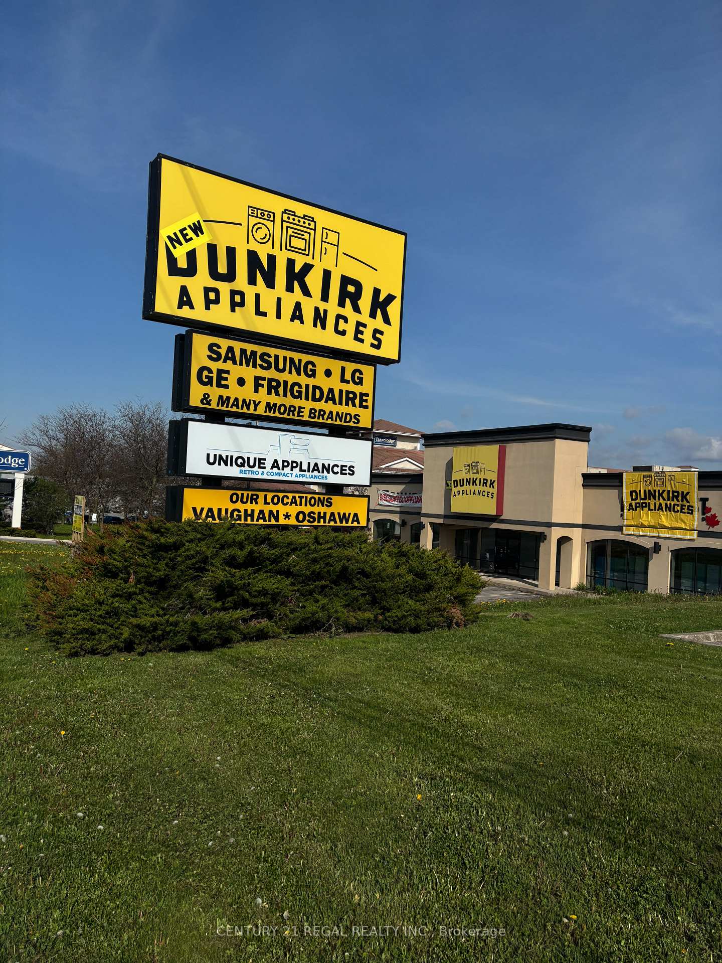 900 Champlain Avenue, Oshawa, ON L1J 7A6, Oshawa — photo 1