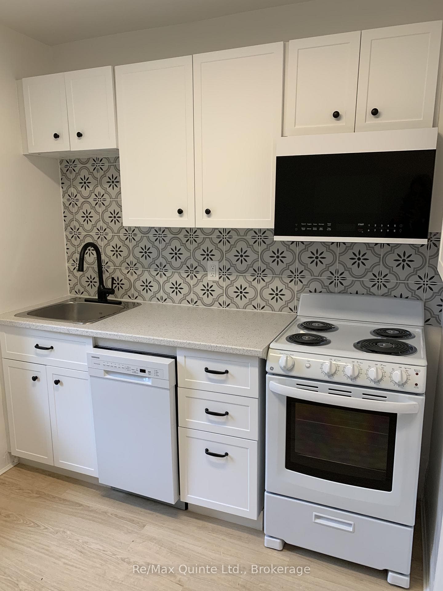 146 Bleecker Avenue, Belleville, ON K8N 3T7, Belleville — photo 1