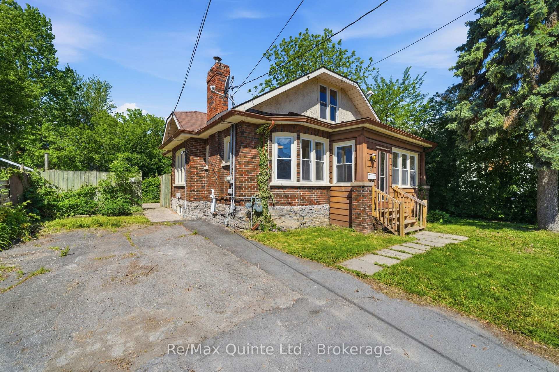 8 Dunbar Street, Belleville, ON K8P 3R5, Belleville — photo 1