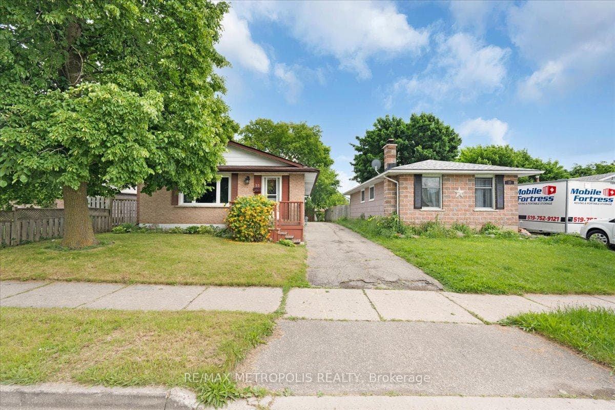 23 Silver Aspen Crescent Main, Kitchener, ON N2N 1H5, Kitchener — photo 1