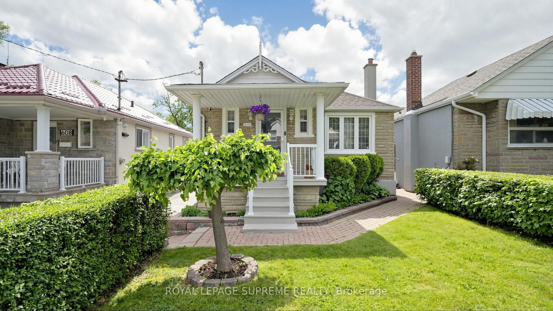 610 Mcroberts Avenue, Toronto, ON M6E 4R7, Toronto W03 — photo 1