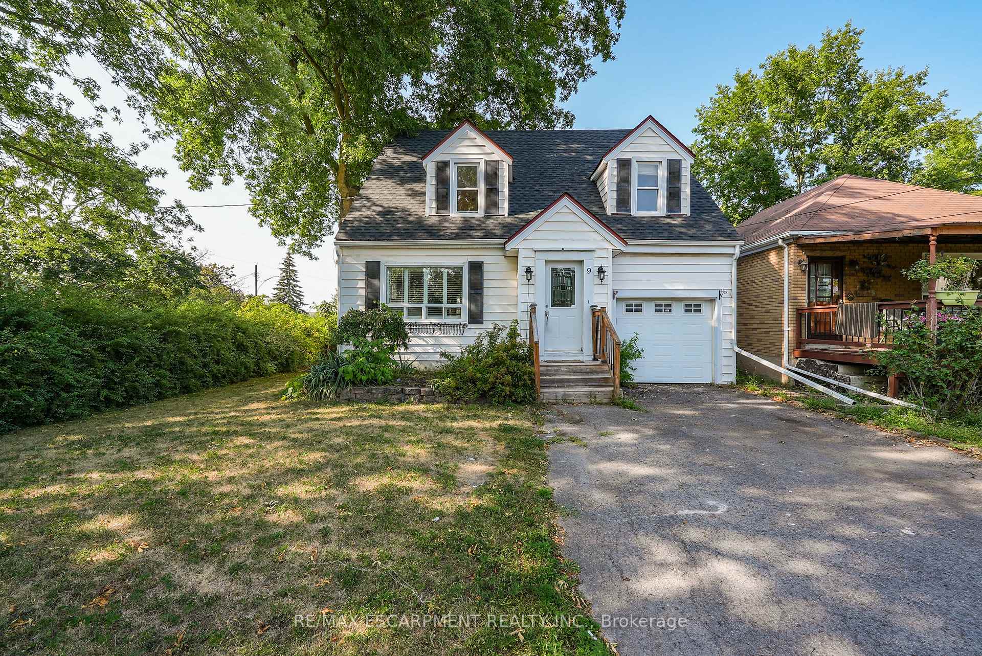 9 Arlington Avenue, St. Catharines, ON L2P 3A3, St. Catharines — photo 1