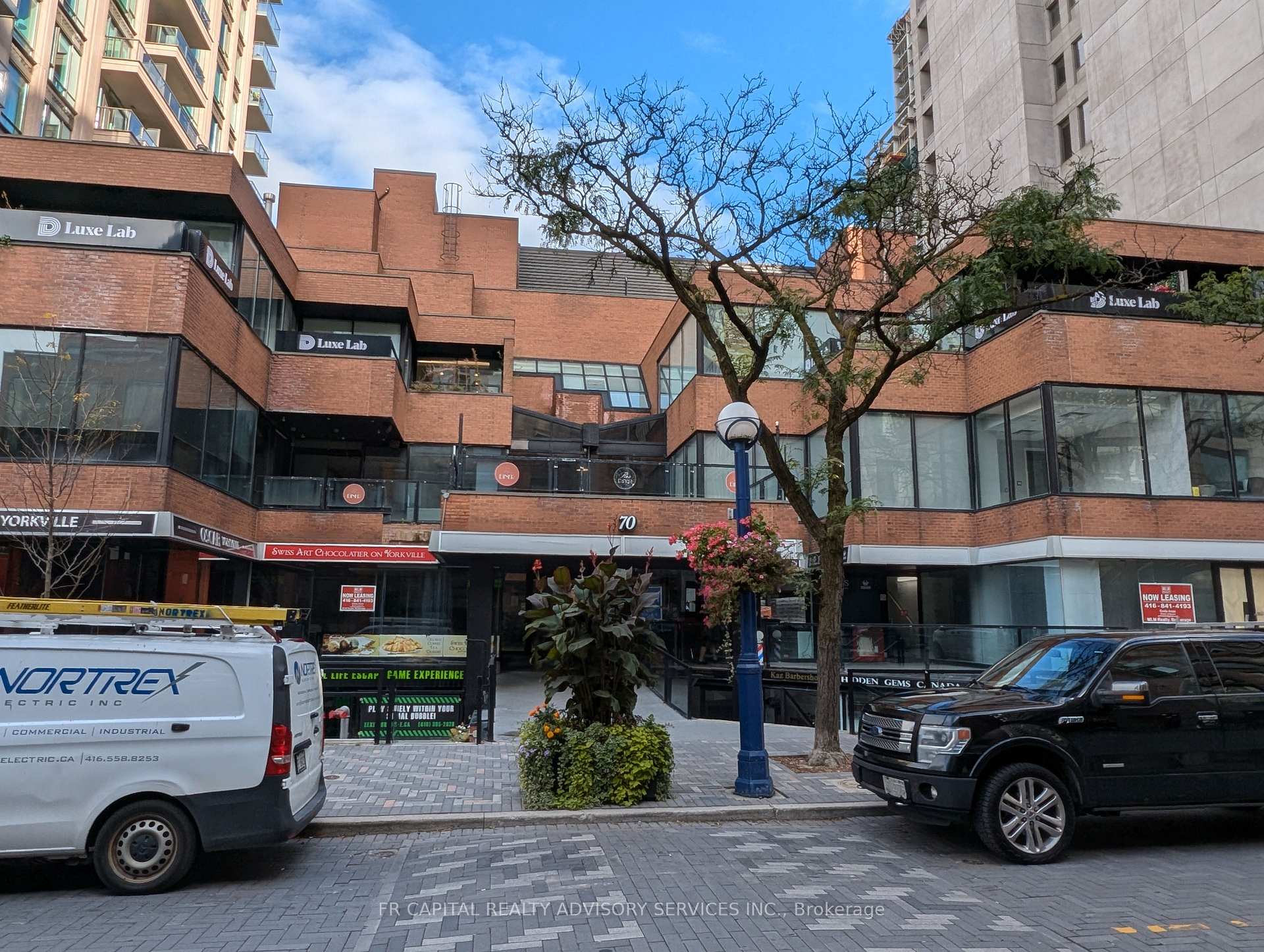 70 Yorkville Avenue 30, Toronto, ON M5R 1B9, Toronto C02 — photo 1
