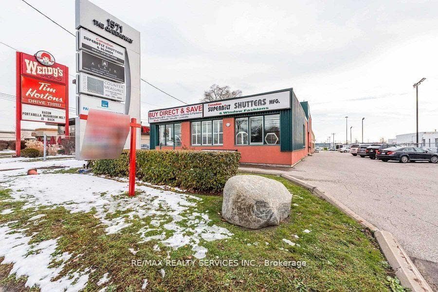 1571 The Queensway 1, Toronto, ON M8Z 1T8, Toronto W08 — photo 1
