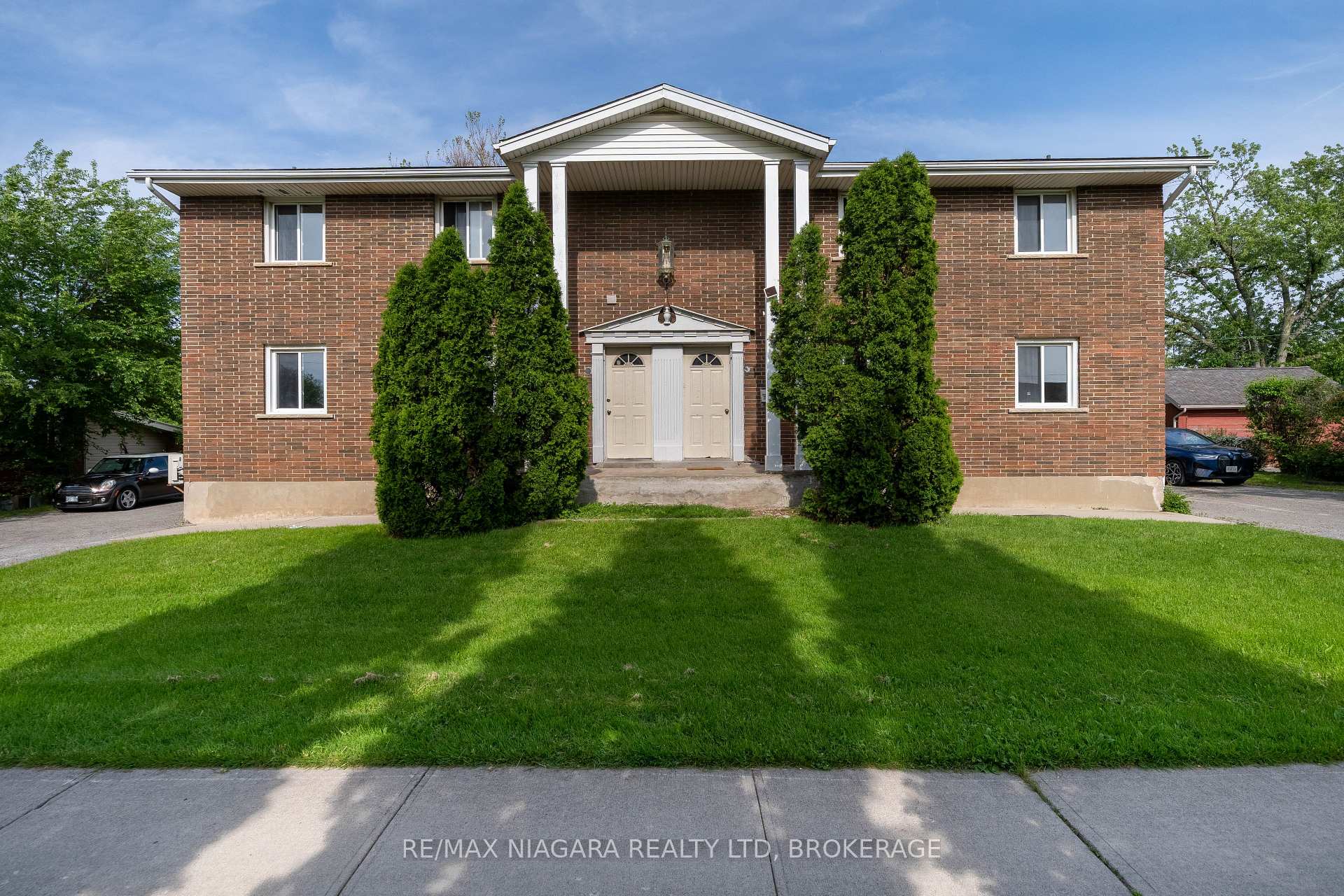 293-295 Glenridge Avenue, St. Catharines, ON L2T 3K5, St. Catharines — photo 1