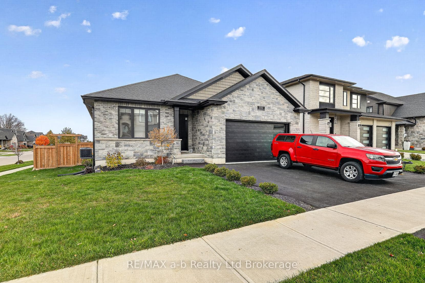 200 Hemlock Street, Woodstock, ON N4S 0E4, Woodstock — photo 1
