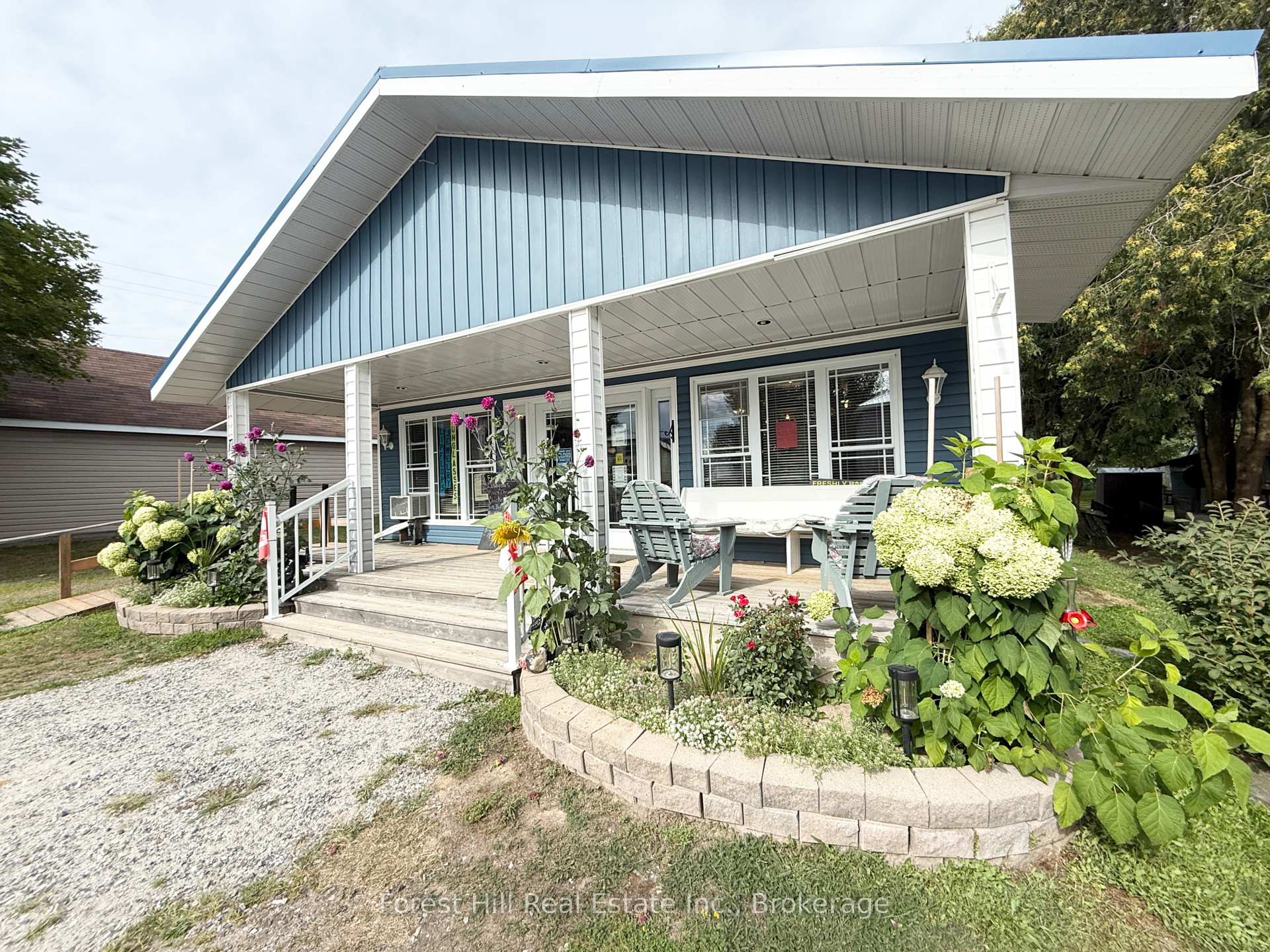17 Davis Drive, Parry Sound Remote Area, ON P0H 1Y0, Parry Sound Remote Area — photo 1