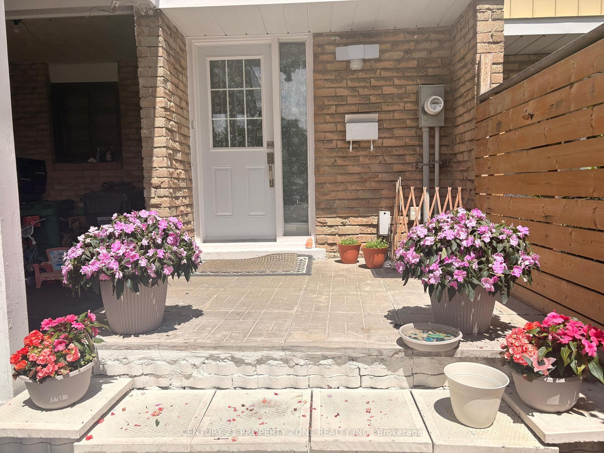244 Royal Salisbury Way, Brampton, ON L6V 3H4, Brampton — photo 1