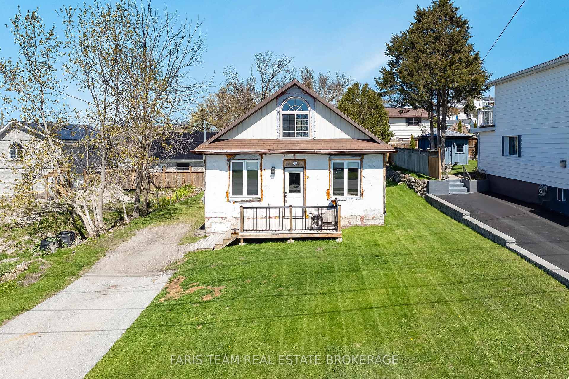 5 Scott Street, Penetanguishene, ON L9M 1N1, Penetanguishene — photo 1