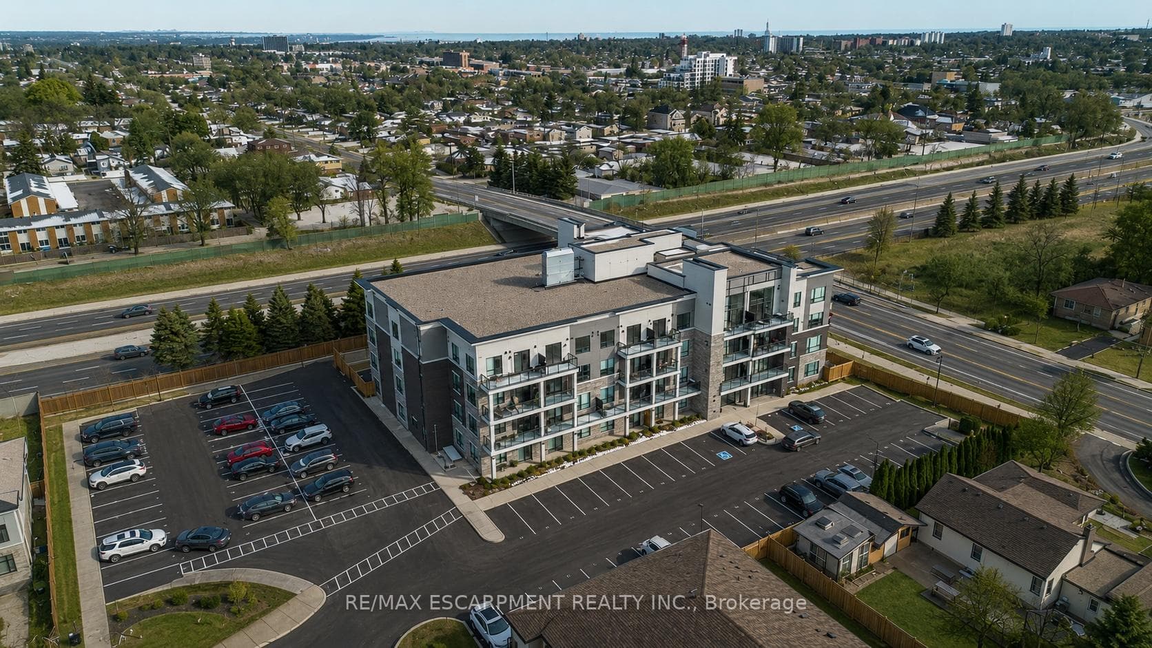 120 SPRINGVALLEY Crescent 104, Hamilton, ON L9C 0G2, Hamilton — photo 1
