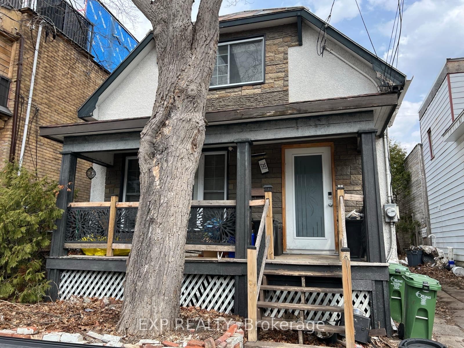 297 Cyr Avenue, Vanier and Kingsview Park, ON K1L 7N6, Vanier and Kingsview Park — photo 1